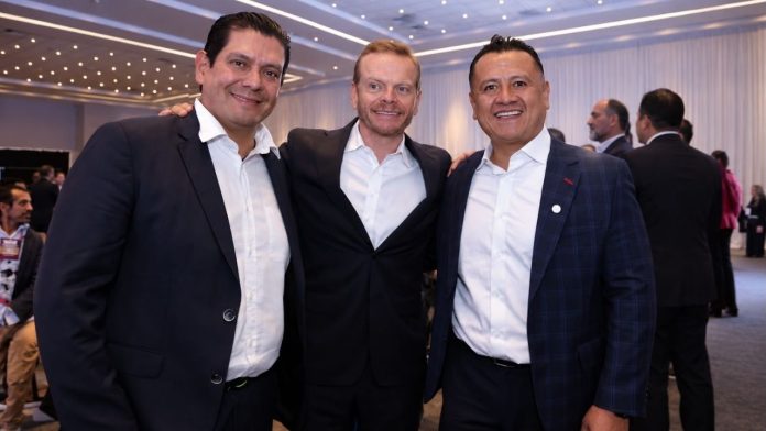 Ernesto Núñez reconoce designación de Carlos Torres Piña y refrenda llamado a la unidad rumbo a 2027
