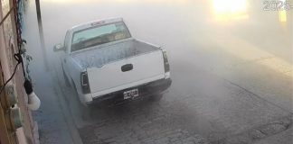 #VIDEO // Error al abastecer gas provoca estruendo y fuga en plena vía pública de Tehuitzingo