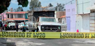 Incendian camión recolector de basura y trabajador resulta quemado, en Morelia