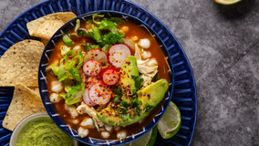 ¿Por qué el pozole se convirtió en uno de los platillos más mexicanos?