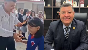 #VIDEO // Tunden a diputado de Morena por presumir la entrega de dos lápices por alumno como “apoyo escolar”