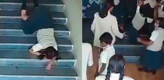 #VIDEO // Menor de 9 años muere tras aparatosa caída en las escaleras de su escuela en la India