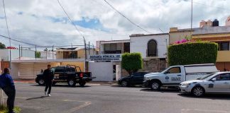 Presunto ladrón muere desangrado tras lesionarse con un cristal en una notaría de Morelia