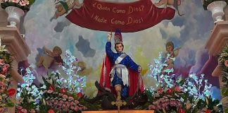 Entre flores, música y tradición: así se vive San Miguel Arcángel en México