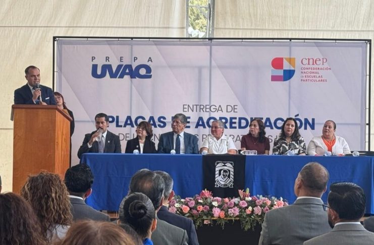 UVAQ celebra 50 años con acreditación de ocho planteles educativos