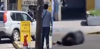 #VIDEO // Captan el momento exacto donde cae abatido “El Joker” tras enfrentarse a policías en Morelia