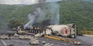 #VIDEO || Cierre total en la autopista Guadalajara-Colima por accidente de pipa