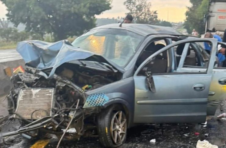 Se registra aparatoso choque vehicular en la Morelia-Salamanca; hay heridos
