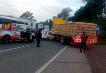 Automovilista muere tras chocar contra tráiler en la Zitácuaro-Morelia