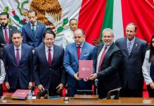 Dayana Pérez Mendoza acompaña al gobernador Alfredo Ramírez Bedolla en la entrega de su Quinto Informe de Gobierno