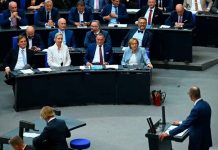 El canciller de Alemania acusa a la ultraderecha de limpieza étnica