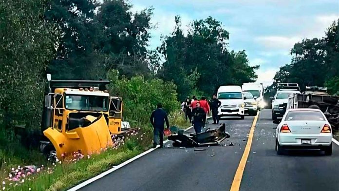 choque-frente-carretera-uruapan-paracho-fallecidos