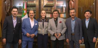 Claudia Sheinbaum recibe a Los Tigres del Norte en Palacio Nacional previo al Grito