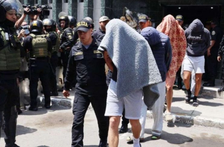 Encarcelan a 6 alumnos por agresion sexual contra compañero de clases en Peru