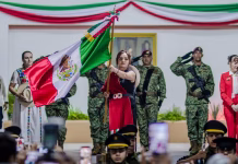 #VIDEO // “¡Viva la memoria de Carlos Manzo!”: Grecia Quiroz da su primer Grito de Independencia en Uruapan