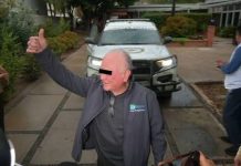 Ernesto Ruffo llega a Ensenada para continuar proceso en prisión domiciliaria