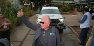 Ernesto Ruffo llega a Ensenada para continuar proceso en prisión domiciliaria