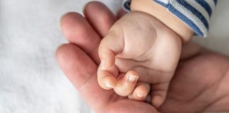 ¡Más de 22 años congelado! Mujer griega da a luz a una bebé concebida con un embrión congelado