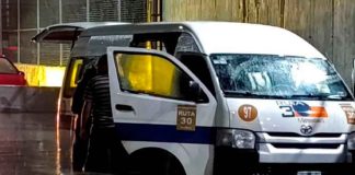 #VIDEO // Mueren 6 personas intoxicadas tras quedar atrapadas en una combi en medio de tormenta
