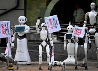 Protestan decenas de robots en Polonia por el uso descontrolado de la tecnología
