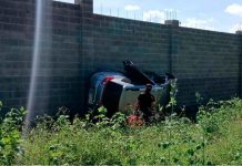 Hombre muere tras volcadura de camioneta en la Puruándiro-Cuitzeo