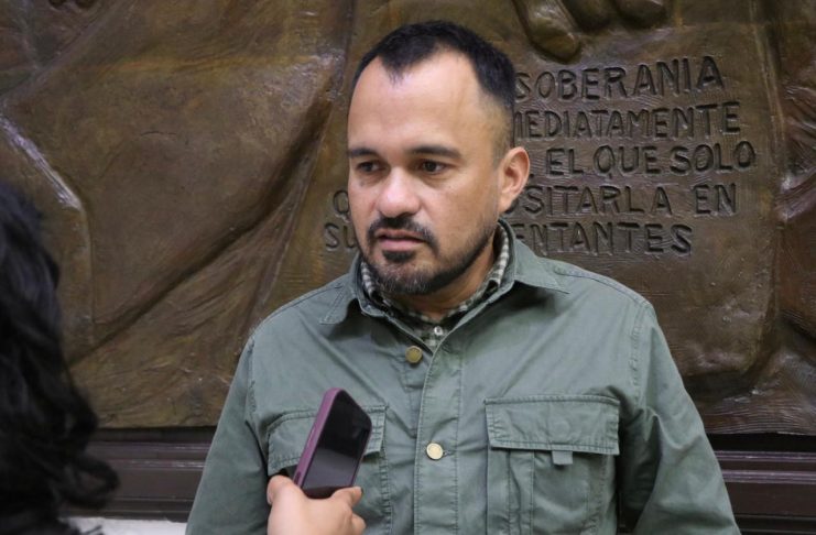 “Así sea un tabique o un bulto de cemento que se coloque, es ilegal”: Hugo Rangel responde sobre Zirahuén