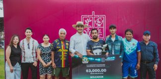 Alexis Velázquez encabeza premiación de liga de fútbol en Huandacareo