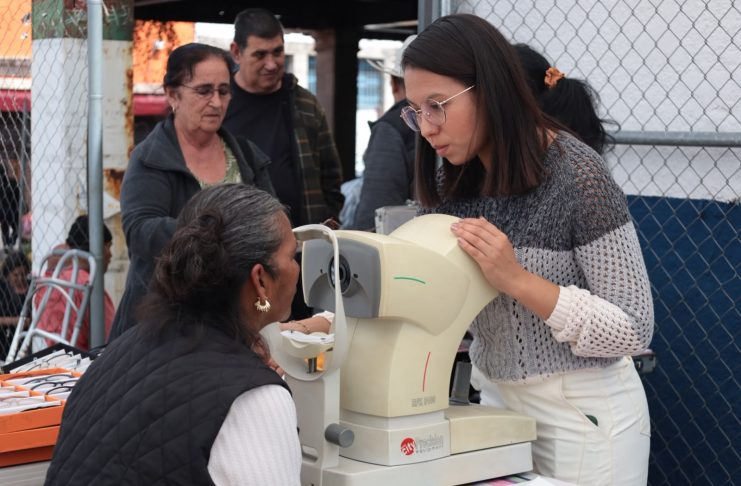 Semmujeris acerca servicios de atención y prevención a mujeres del Mercado Revolución
