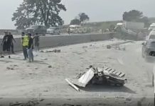 #VIDEO // Accidente en la México-Puebla: tráiler embiste 10 autos en Ixtapaluca Camión de carga volcado sobre la autopista México-Puebla con material y escombros esparcidos por la cinta asfáltica tras un choque múltiple.