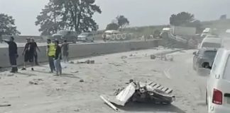 #VIDEO // Accidente en la México-Puebla: tráiler embiste 10 autos en Ixtapaluca Camión de carga volcado sobre la autopista México-Puebla con material y escombros esparcidos por la cinta asfáltica tras un choque múltiple.