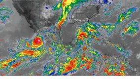 Huracán “Rachel” se intensifica a Categoría 2 frente a las costas del Pacífico mexicano