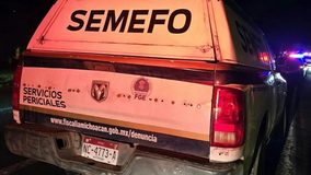 #VIDEO // Hallan a joven asesinado a balazos y con vestimenta tipo militar en Apatzingán