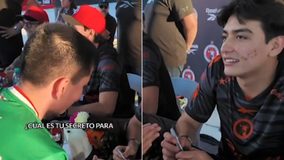 #VIDEO // Gilberto Mora da consejo amoroso a aficionado