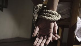 FGE detiene a dos hombres por su presunta responsabilidad en secuestro exprés en Morelia