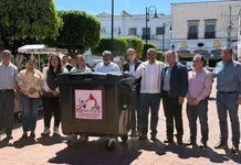 Fortalece Víctor Vázquez el servicio a la limpieza con la entrega de 30 contenedores de basura