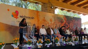 Secretaría de Turismo entregó apoyo a comunidades para embellecer panteones en Noche de Muertos