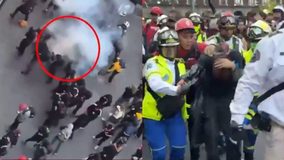 #VIDEO // Menor resulta herido tras explotarle un petardo en la mano durante marcha del 2 de Octubre en el Zócalo