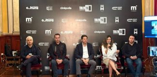 Arranca en Morelia filmación de “El conejo rosa” Claqueta de cine y equipo de grabación durante el inicio del rodaje de la película 'El conejo rosa' en Morelia, Michoacán.