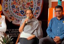 Artesanos piden no haya regateo en el Tianguis Artesanal de Noche de Muertos en Pátzcuaro