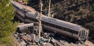 #VIDEO // Asciende a 68 la cifra de muertos por choque de trenes en España
