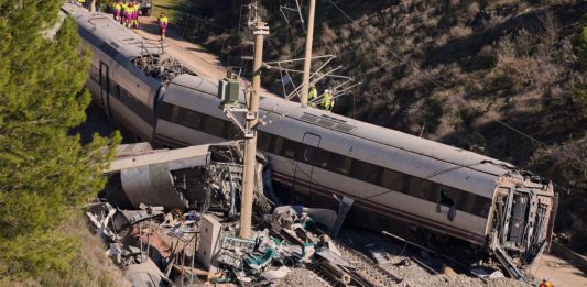 Asciende a 68 la cifra de muertos por choque de trenes en España