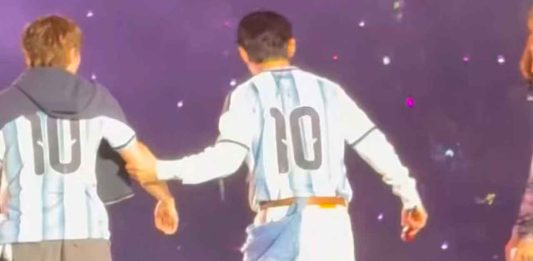 BTS se pone la camiseta de Argentina e imita el festejo de Lionel Messi