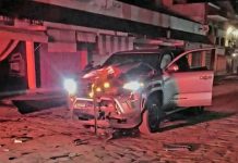 Brutal choque de frente entre camioneta y moto deja un fallecido, en Jiquilpan