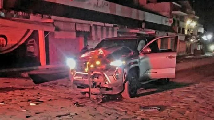 Brutal choque de frente entre camioneta y moto deja un fallecido, en Jiquilpan