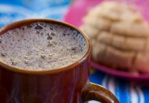 La razón por la que se antoja un café o un chocolate caliente en los días fríos