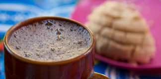 La razón por la que se antoja un café o un chocolate caliente en los días fríos