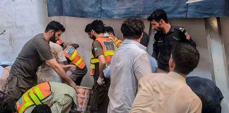 Cae techo de una escuela en Pakistán y deja múltiples víctimas