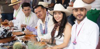 Carlos Torres Piña lidera las encuestas por su trabajo cercano a las comunidades: Yohana Mendoza