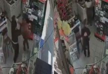 #VIDEO // Cinco mujeres irrumpen en una tienda de celulares en Tlalnepantla, Edomex