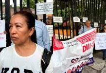 Denuncian promotores de educación inicial retraso de dos meses en su pago